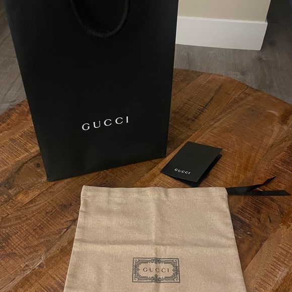 **Authentic** GUCCI      Dust Bag/ Bag/ Card 🤩 - Picture 8 of 8